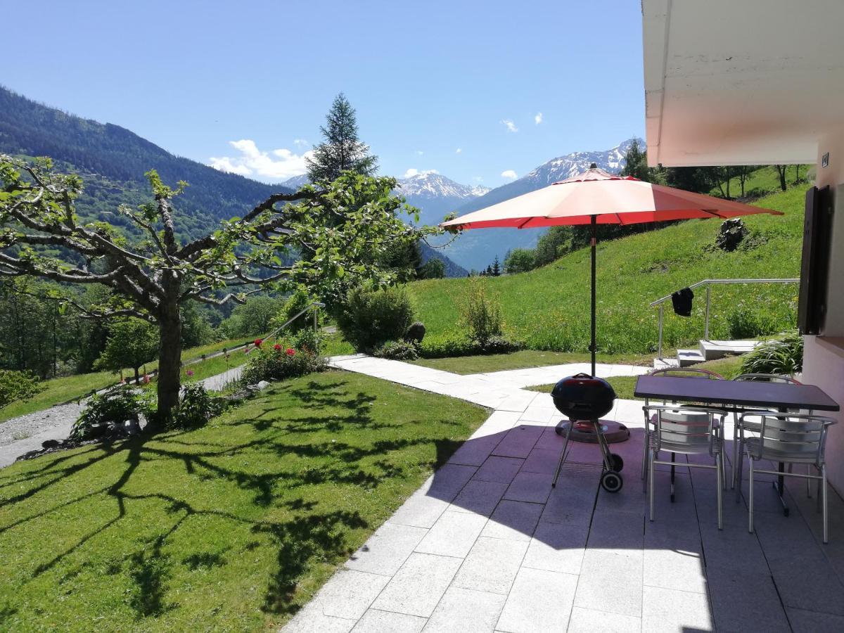 Chalet Waldrand Inden エクステリア 写真