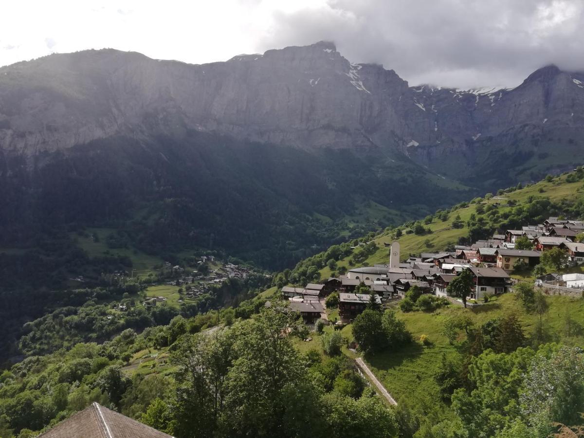 Chalet Waldrand Inden エクステリア 写真