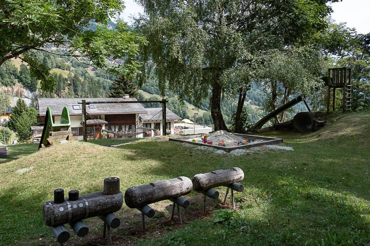 Chalet Waldrand Inden エクステリア 写真