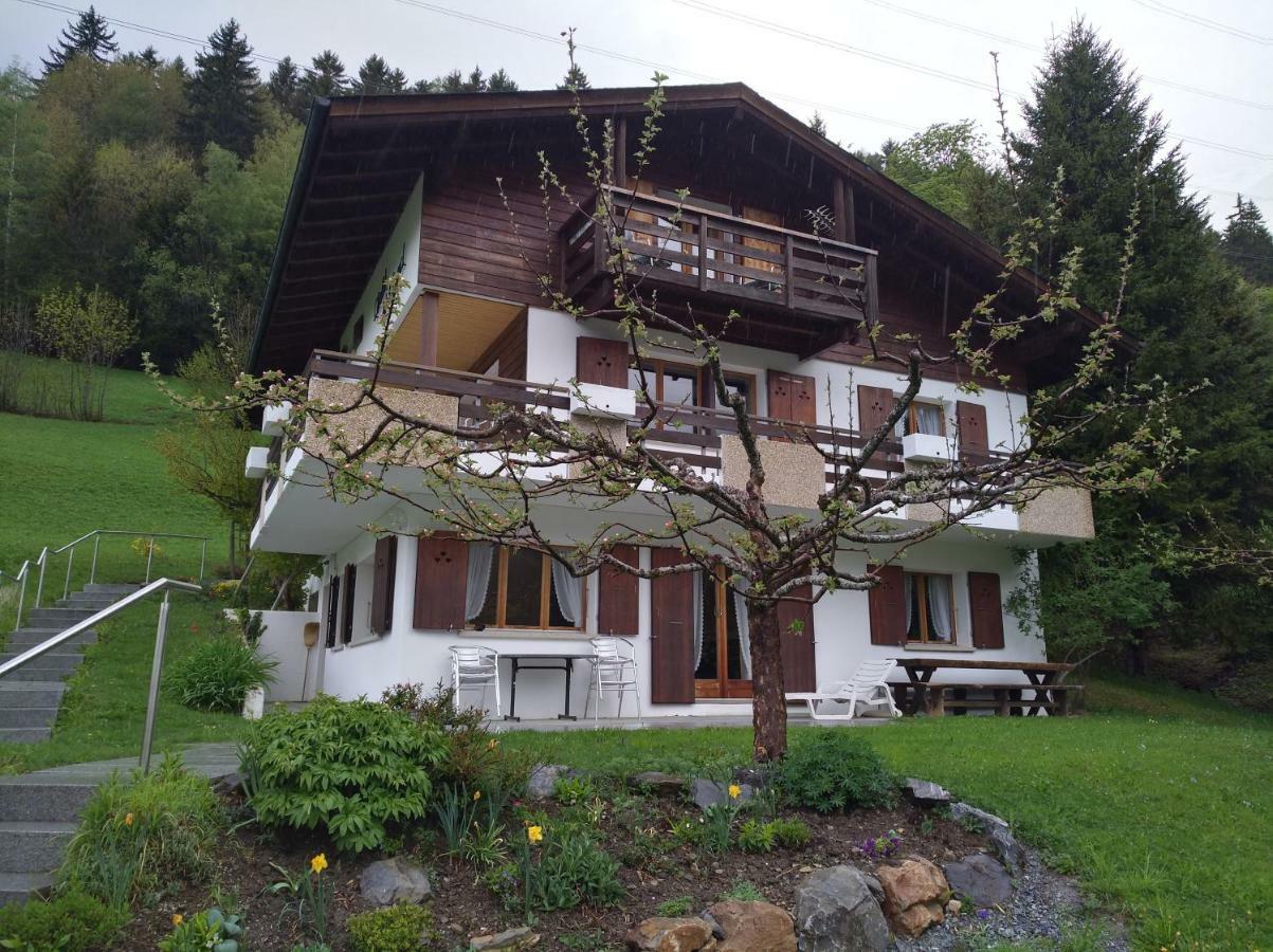 Chalet Waldrand Inden エクステリア 写真