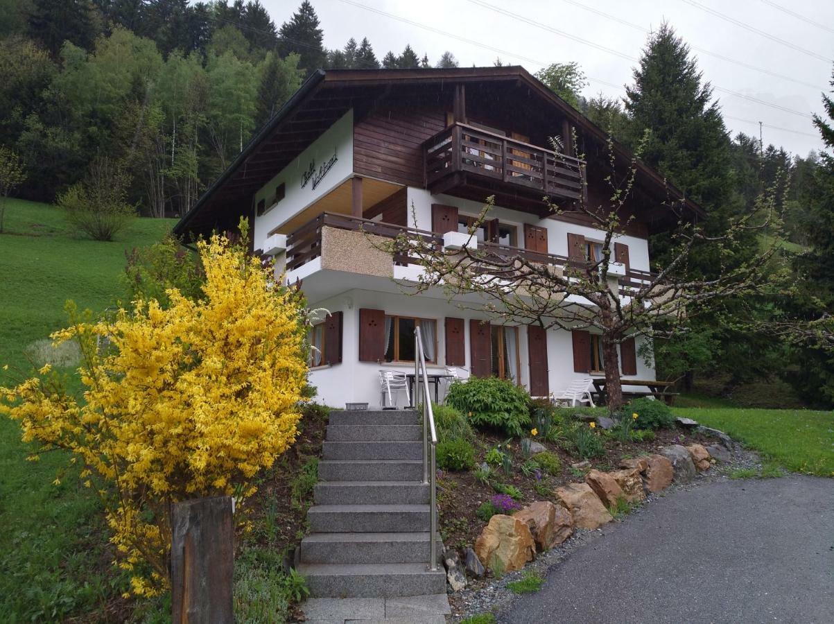 Chalet Waldrand Inden エクステリア 写真