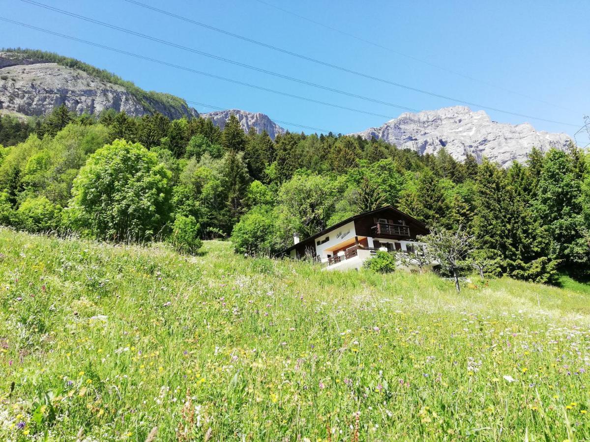 Chalet Waldrand Inden エクステリア 写真